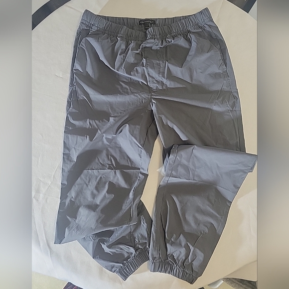 Banana Republic Motion Tech Jogger Pants Mens Small Gray Slim Fit Cuffed - Picture 1 of 8
